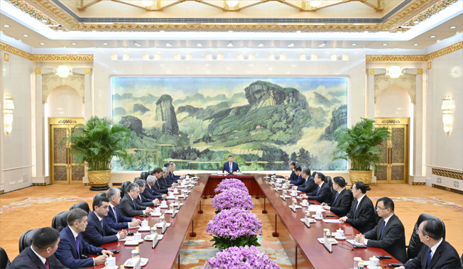 习近平集体会见上海合作组织成员国外长理事会会议外方代表团团长