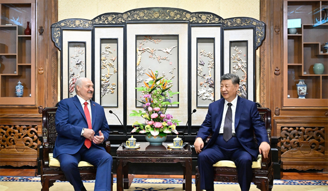 习近平会见白俄罗斯总统卢卡申科